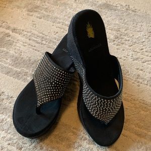 Volatile Majestic Black Wedge Sandal